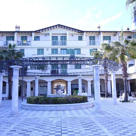 Cytrus Apartament Vila Marina di Massa Exterior foto