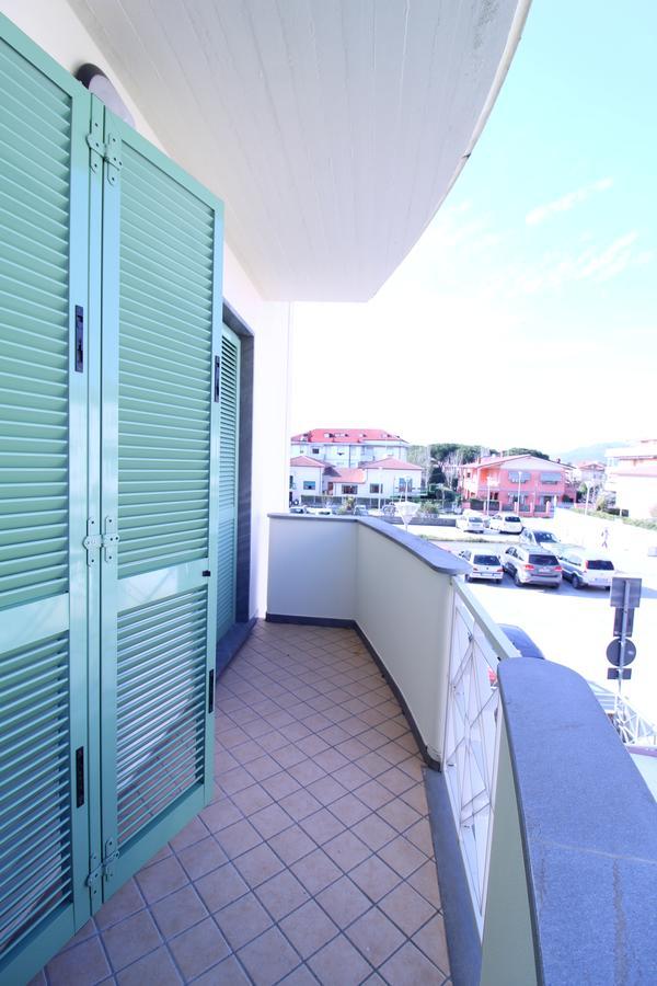 Cytrus Apartament Vila Marina di Massa Exterior foto